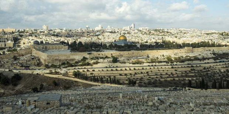 Filistin'den cami ve kiliseler için koronavirüs kararı