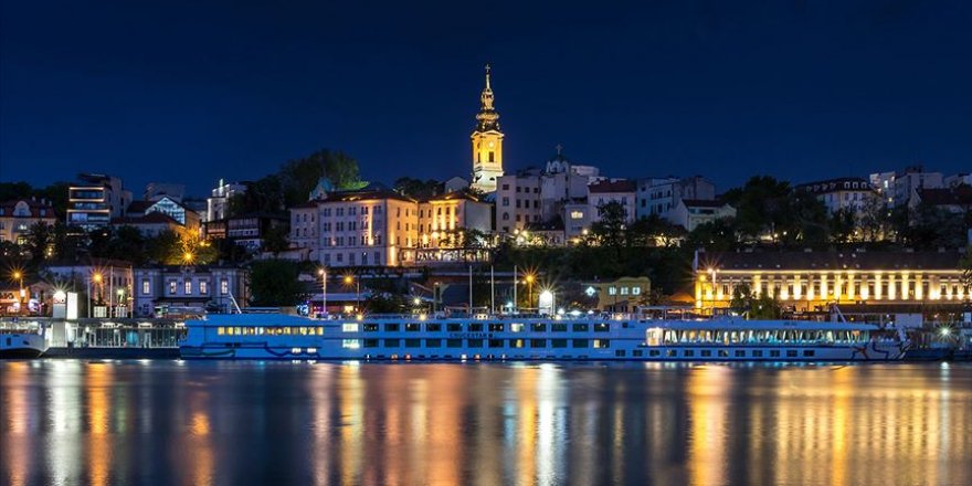 Sırbistan'da Kovid-19 nedeniyle olağanüstü hal ilan edildi