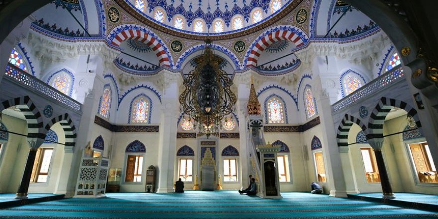 Almanya'da Kovid-19 nedeniyle vakit namazları cemaatle kılınmayacak