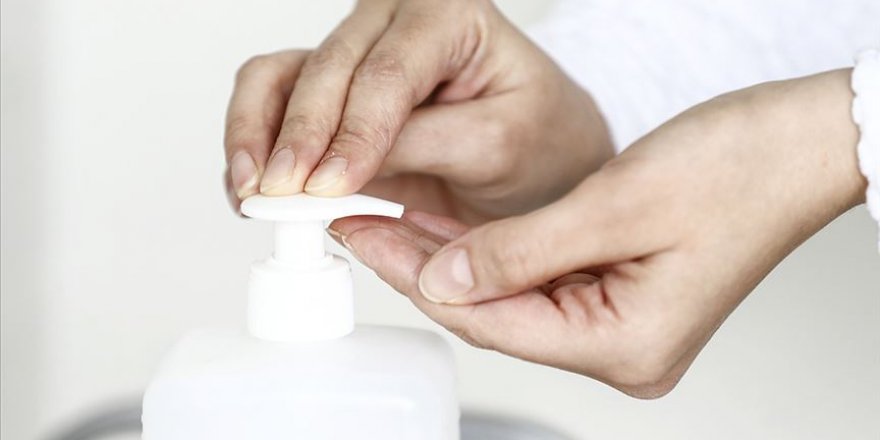 Eczaneler dezenfektan üretimi için Bilim Kurulundan onay bekliyor