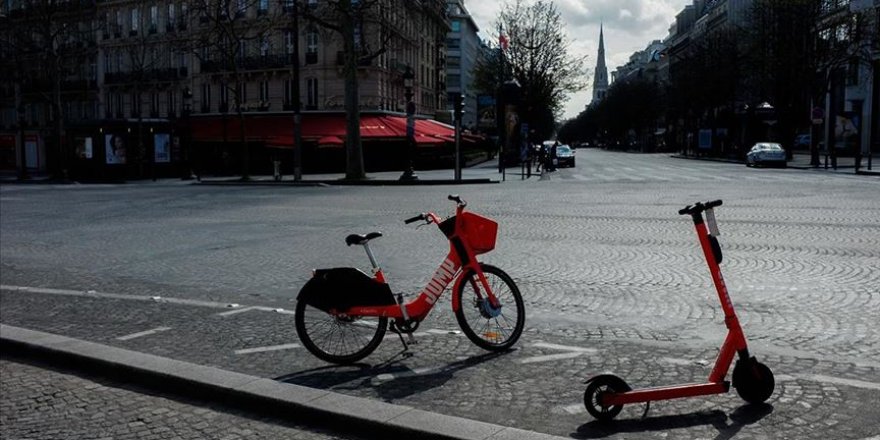 Fransa'da serbest dolaşımı sınırlandıran uygulama yürürlüğe girdi