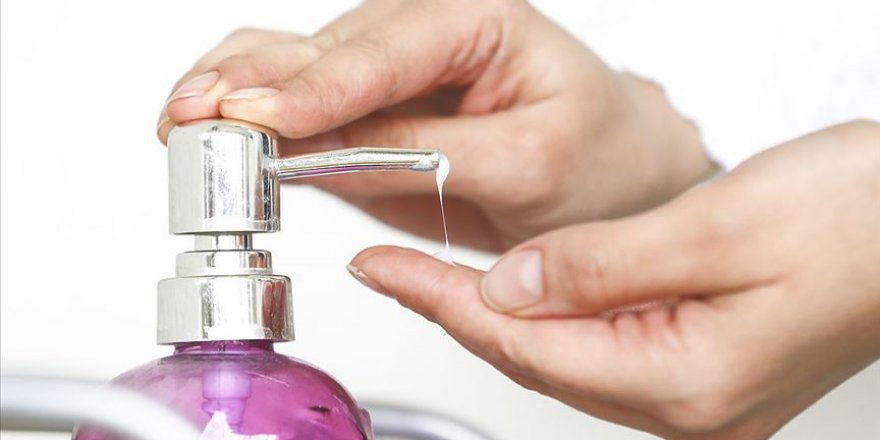 Cilt hastalarına hijyen malzemesi tahribine karşı 'nemlendirici' önerisi