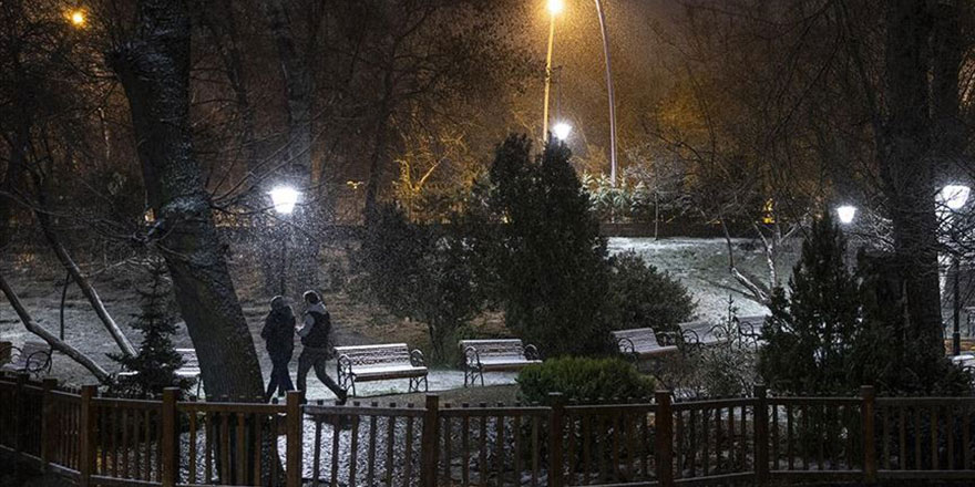 Başkent Ankara mart ayında beyaz rahmete büründü