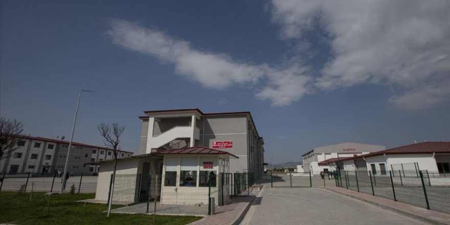 Hükümlü ve tutukluların telefonla görüşme hakkı haftada ikiye çıkarıldı