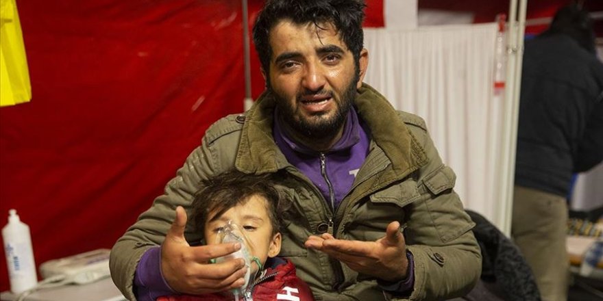 Yunanistan sığınmacılara yine gaz bombalarıyla saldırdı