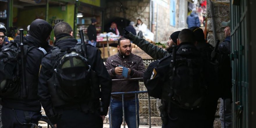 İsrail koronavirüs gerekçesiyle camilerde cuma namazını yasakladı