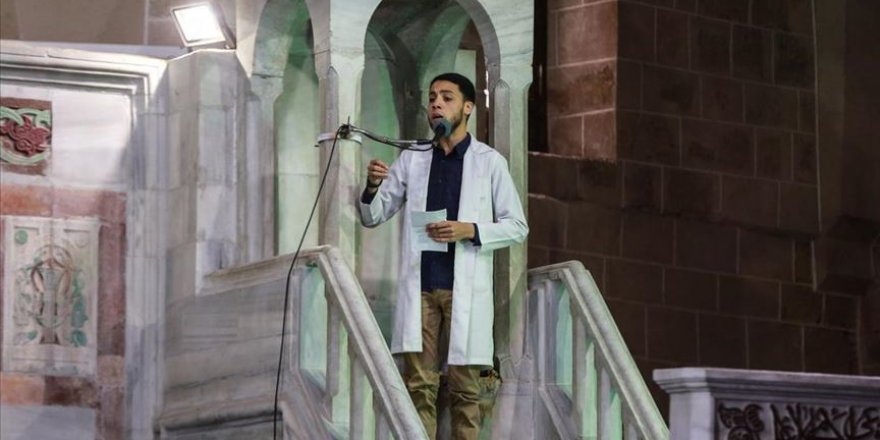 Gazze'de doktorlar cuma hutbesinde koronavirüse karşı alınacak tedbirleri anlattı