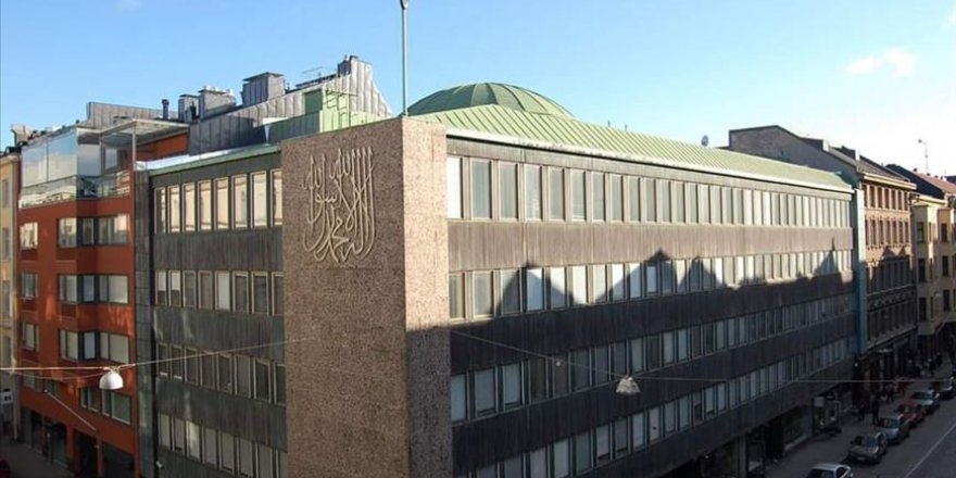 İlk kez 'internet üzerinden' cuma namazı kılındı