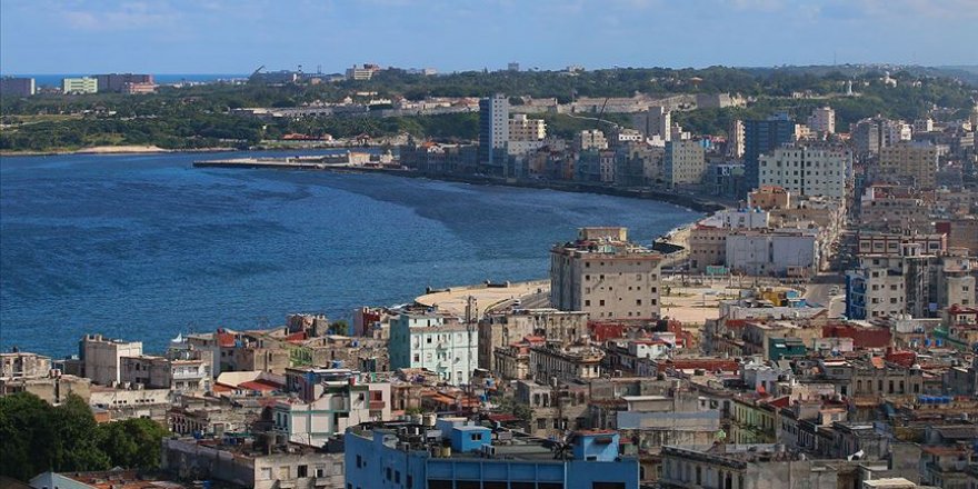 Küba Kovid-19 önlemleri kapsamında sınırlarını kapatıyor