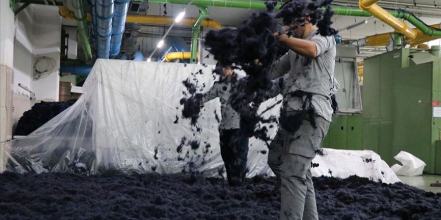 Plastik atıktan kumaş üreten firma 70 ülkeye ihracat yapıyor