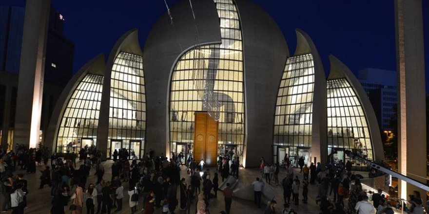 DİTİB Köln Merkez Camisi'nden Miraç Kandili özel yayını yapılacak