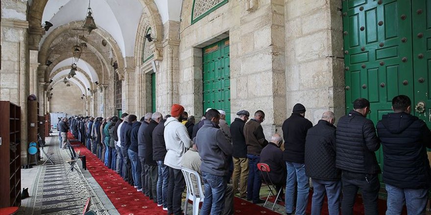 Mescid-i Aksa yeni tip koronavirüs nedeniyle ibadete kapatıldı