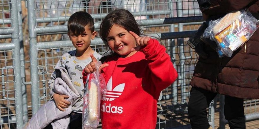 Mülteciler 27 gündür Yunanistan'ın kapıyı açmasını bekliyor