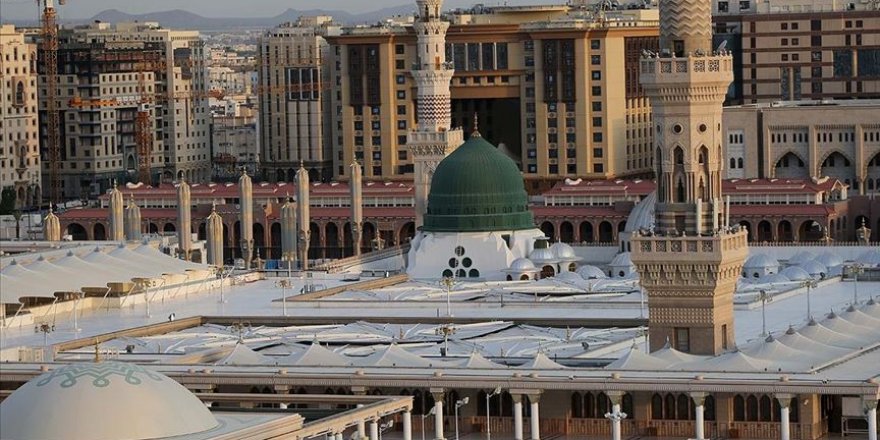 Riyad, Mekke ve Medine koronavirüs nedeniyle giriş çıkışlara kapatılıyor