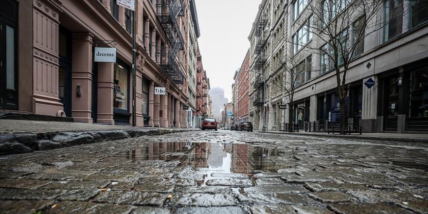 ABD'de büyük mağazalar yüzbinlerce çalışanını ücretsiz izine çıkarıyor