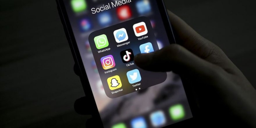 'Koronavirüs nedeniyle evde kalmak günlük teknoloji kullanımını artırıyor' uyarısı