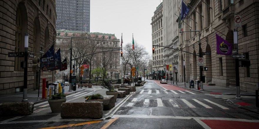 Kovid-19'dan dolayı her 4 Amerikalıdan 3'ü evde