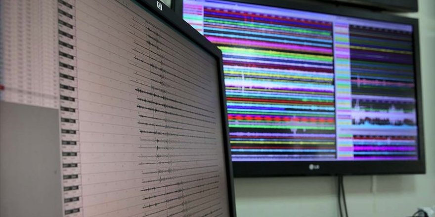 Endonezya'da 5,5 büyüklüğünde deprem