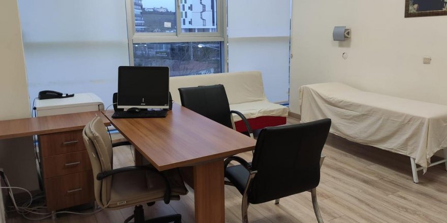 Bu üniversitede, kalacak yeri olmayan öğrencilere hocalar ev buluyor