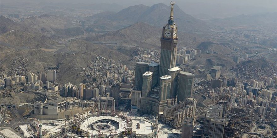Mekke ve Medine'de tam gün sokağa çıkma yasağı ilan edildi