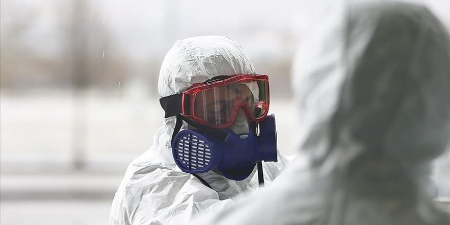 Bilim adamlarından Beyaz Saray'a 'Kovid-19 nefes alma ya da konuşma yoluyla bulaşabilir' uyarısı