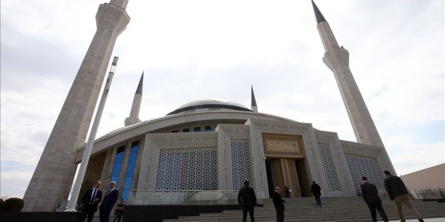 Diyanetten cuma namazı açıklaması: Her hafta bir camide