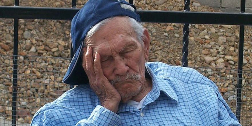 Uzmanından yaşlılara 'düzenli uyku' tavsiyesi