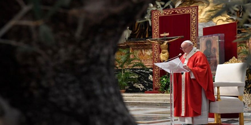 Papa Francis 'Kutsal Hafta' duasını kapalı kapılar ardında yaptı