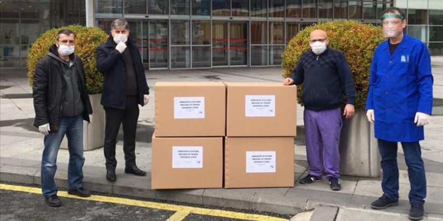 Öğretmenlerden sağlık çalışanlarına maske desteği