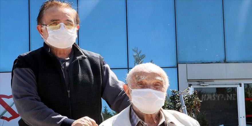 Samsun'da 96 yaşındaki baba ile 65 yaşındaki oğlu koronavirüsten iyileşti