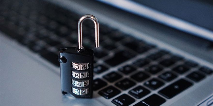 Polisten 'Sanal dünyada oltaya gelmeyin' uyarısı