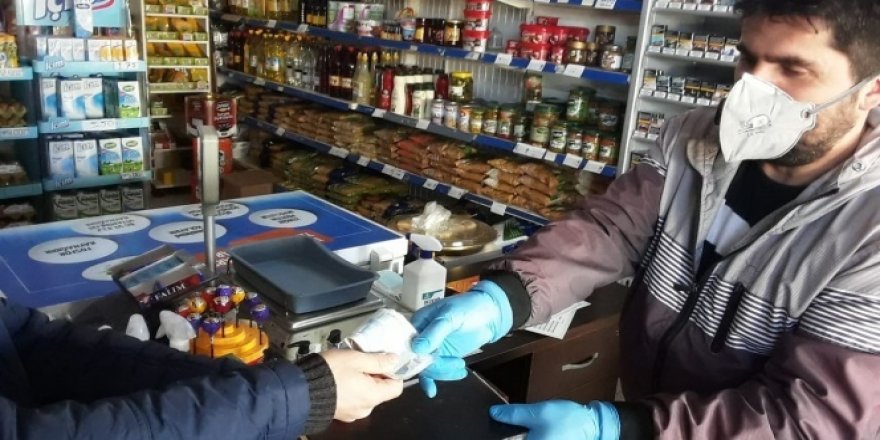 Din görevlisi mahalle halkının veresiye borcunu ödedi