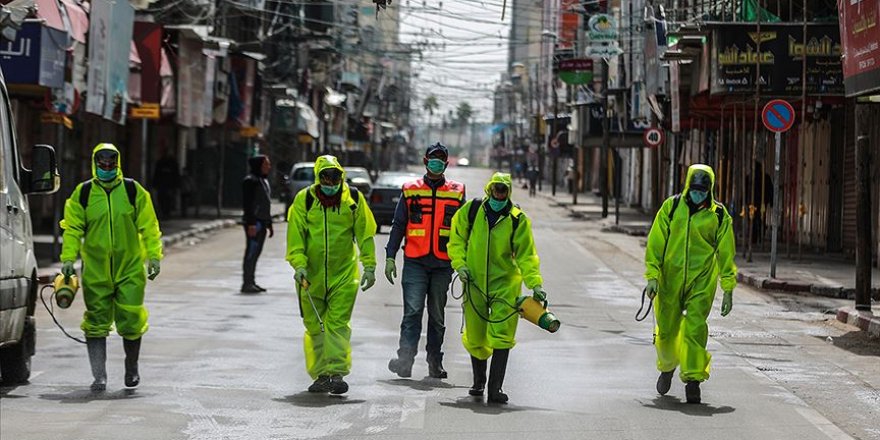 Gazze'de koronavirüs Ramazan Bayramı ihtiyaçlarının karşılandığı çarşıları da vurdu
