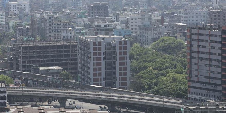 Bangladeş’te Kovid-19 nedeniyle ulaşımın kısıtlanması milyonlarca kişiyi işsiz bıraktı