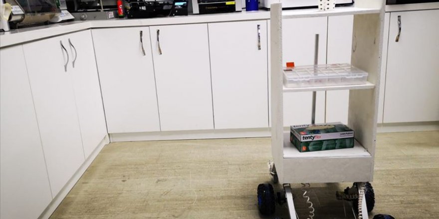 Pandemi servisindeki hastalara robotlar hizmet edecek