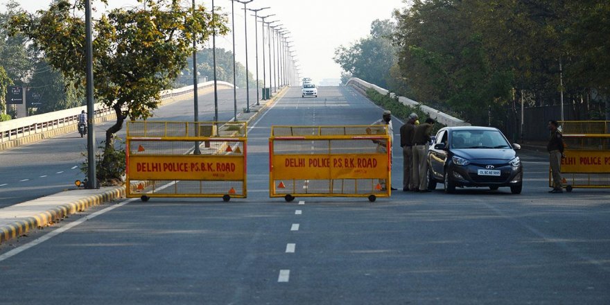 Hindistan'da sokağa çıkma yasağı uzatıldı