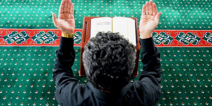 Üniversiteden açıklama: Evde kal ama sakın boş kalma, maneviyata ve ibadete yönel, bol dua et