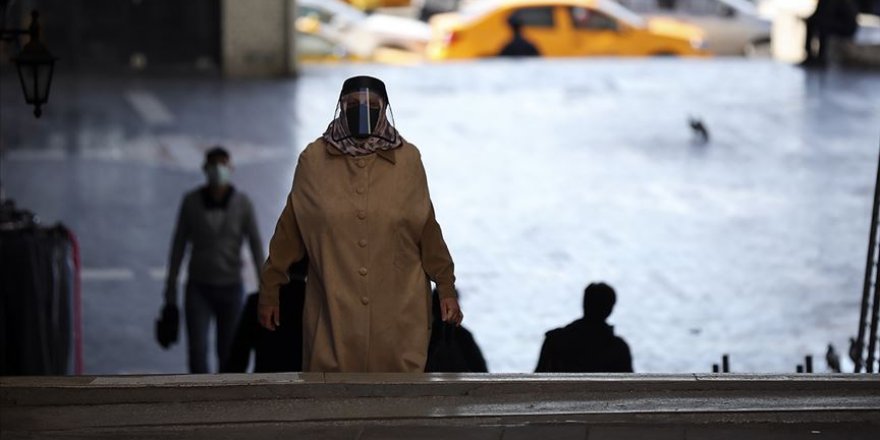 'Koronavirüs taşıyıcısı sosyal mesafeye uymazsa ayda 406 kişiye virüs bulaştırabilir'