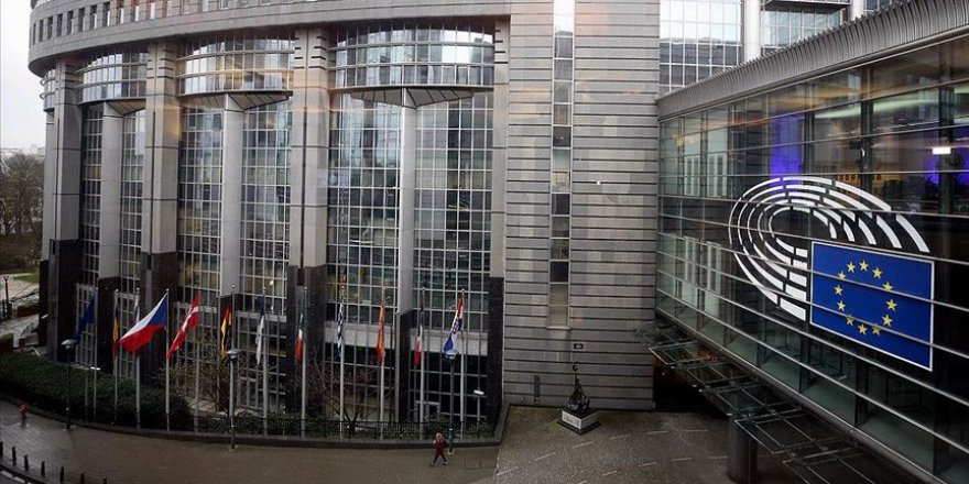 Kovid-19 AB'ye 3 trilyon avroya mal oldu