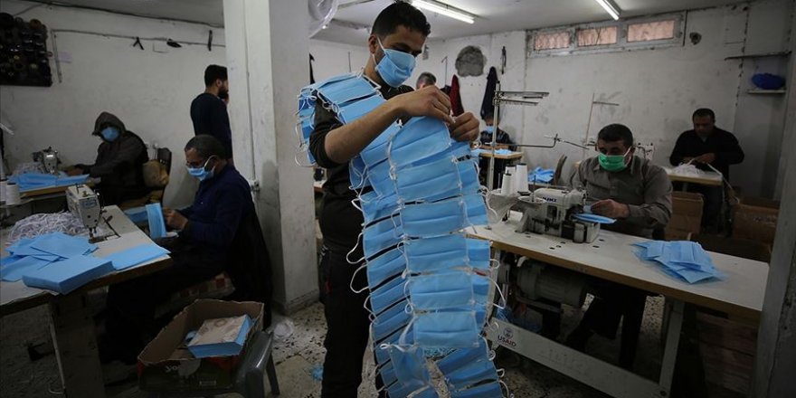 Abluka altındaki Gazze tıbbi maske ve koruyucu kıyafet ihraç ediyor