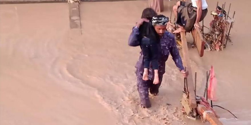 Yemen'de mülteci kamplarında sel felaketi: 10 kayıp