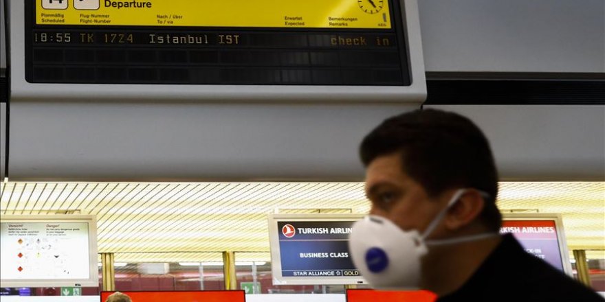 İstanbul'daki havalimanlarında yoğunluk yaşanıyor