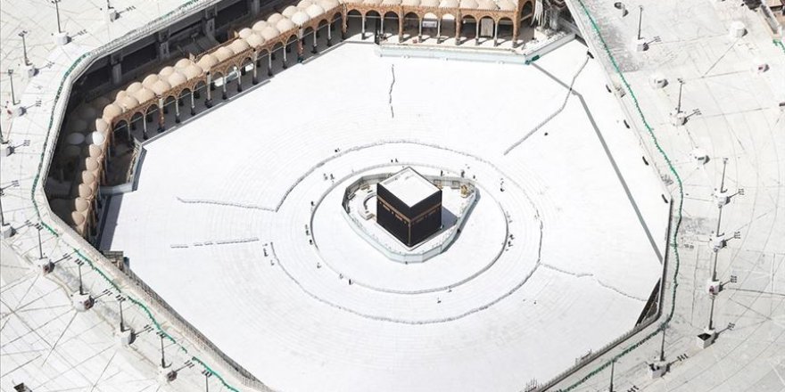 Suudi Arabistan Başmüftüsü: Teravih ve bayram namazı evlerde kılınacak