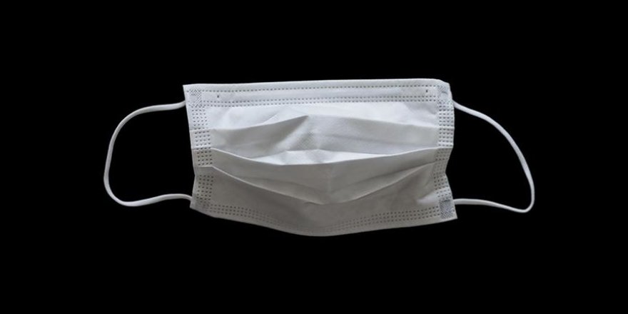 Kur'an kursu hocaları maske üretip dağıtıyor