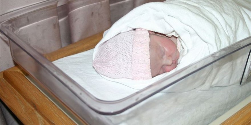 Hindistan'da yeni doğan bebeğe 'tecrit' anlamına gelen 'lockdown' ismi verildi