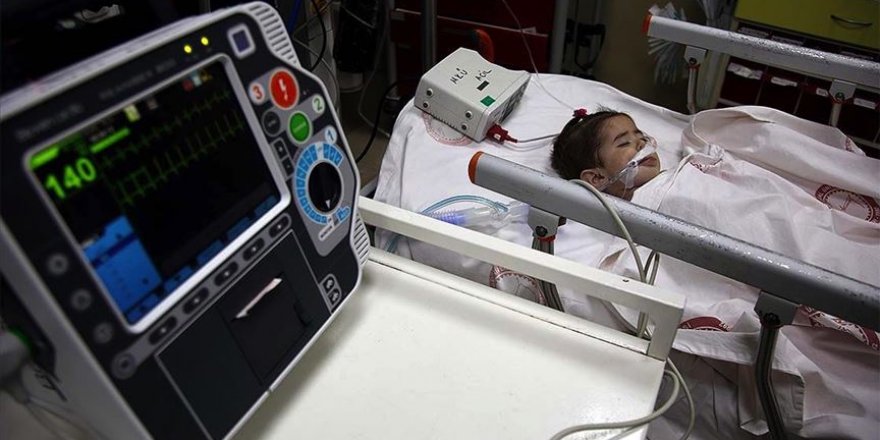 Suriyeli minik Nur şifayı Türkiye'de bulacak