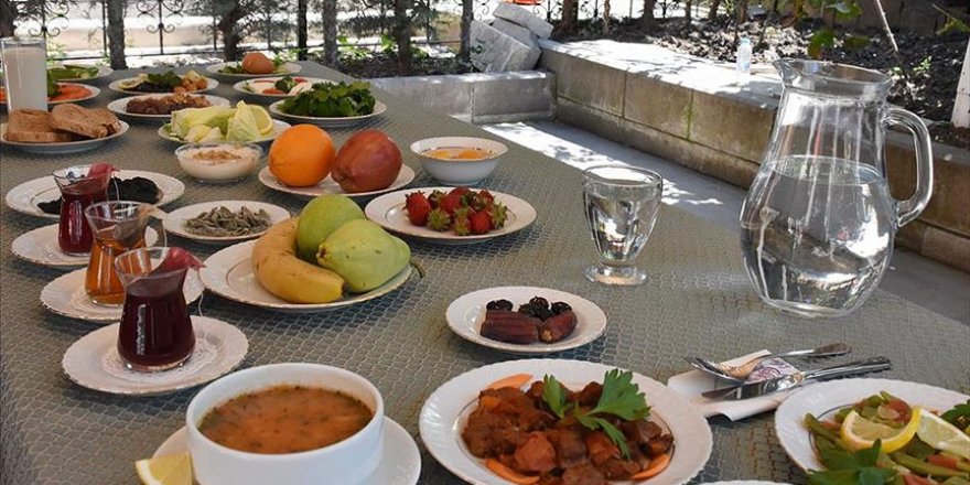 Orucun vücuda faydasını görmek için sahur ve iftarda tüketilenlere dikkat
