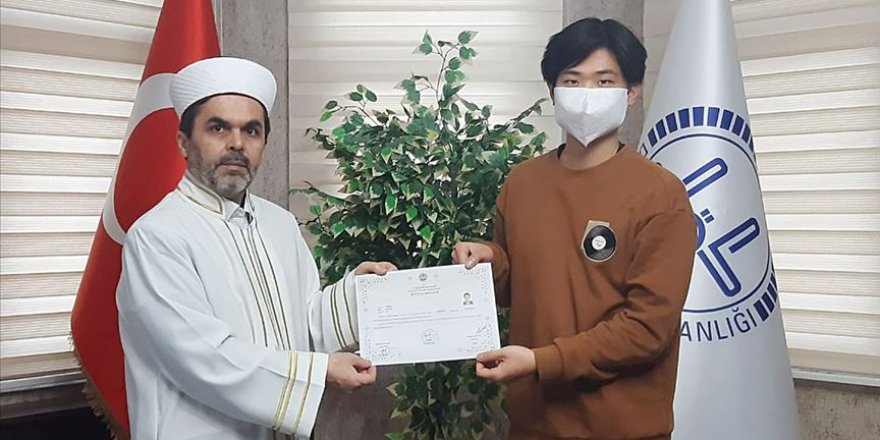 İstanbul'da Güney Koreli genç İslamiyeti seçti