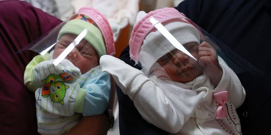 Yenidoğan bebeklere özel yüz siperliği üretildi