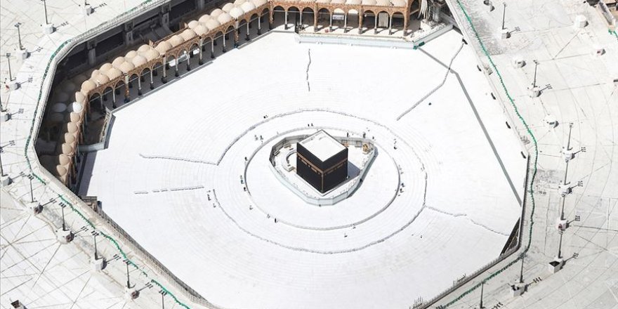 Kabe'de ramazan boyunca teravih cemaatsiz kılınacak